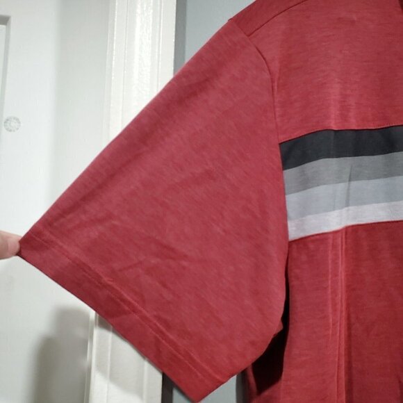 Travis Mathew Polo Shirt Mens XL Burgundy Red Chambray Golf Casual Short Sleeve - Picture 7 of 13